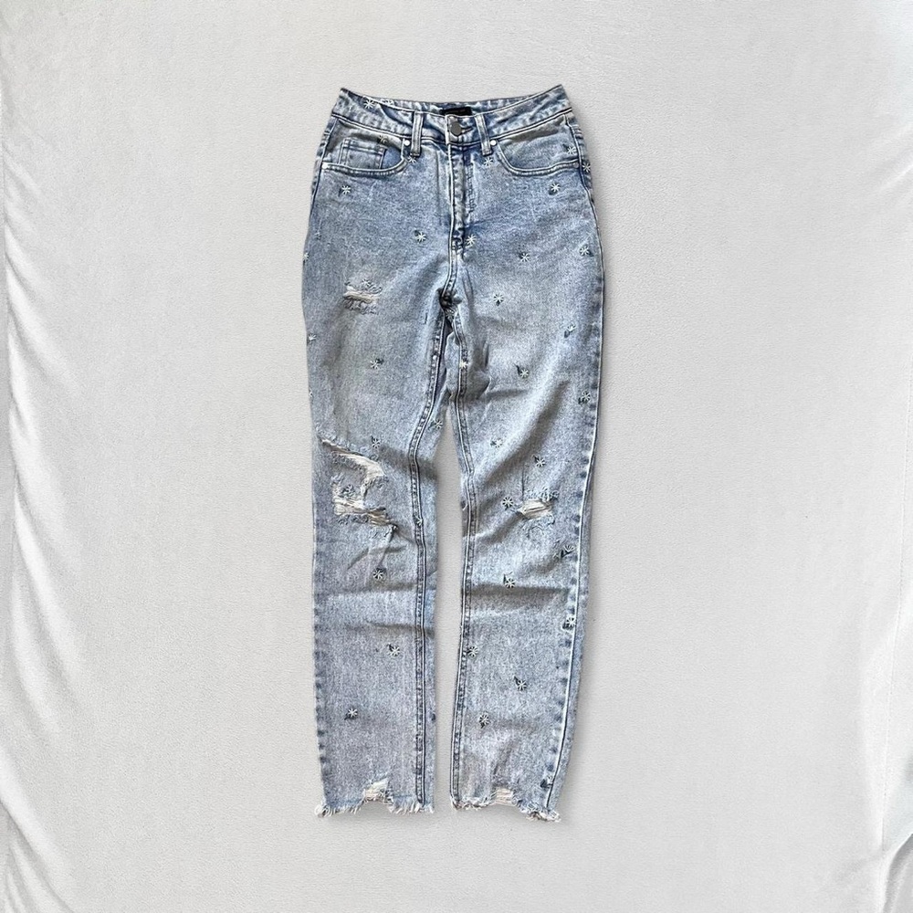 Material Girl High Rise Light Acid Wash Distressed Floral Taper Jeans, Juniors 1